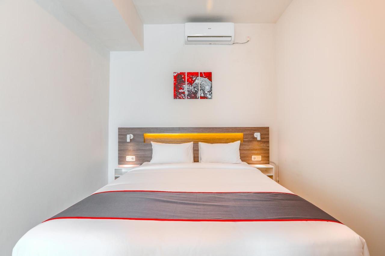 Super Oyo Collection O 16 Vittoria Residence Джакарта Экстерьер фото
