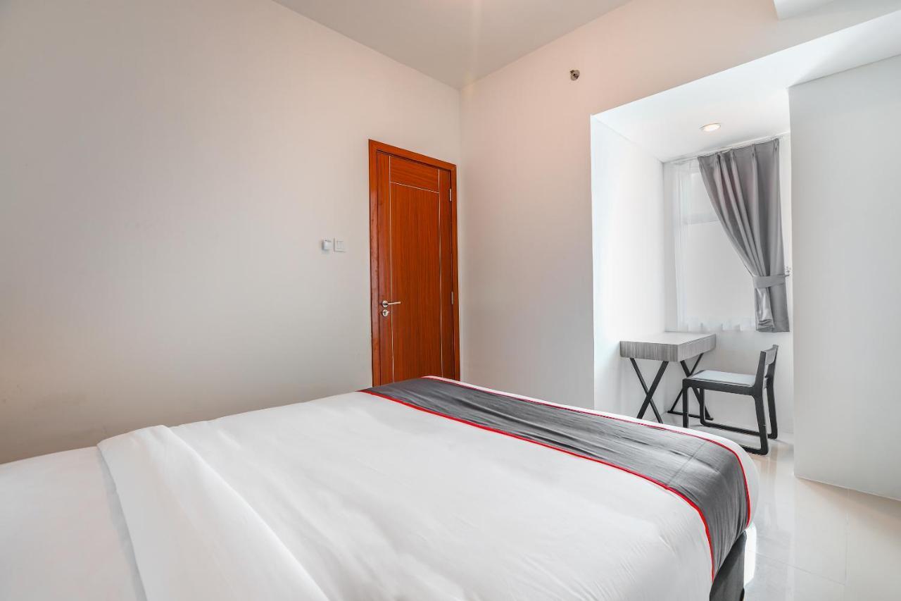 Super Oyo Collection O 16 Vittoria Residence Джакарта Экстерьер фото