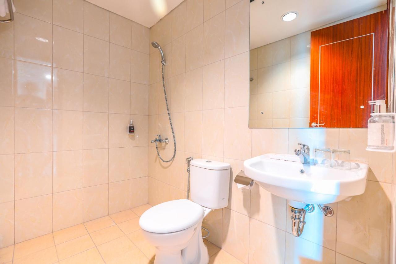 Super Oyo Collection O 16 Vittoria Residence Джакарта Экстерьер фото