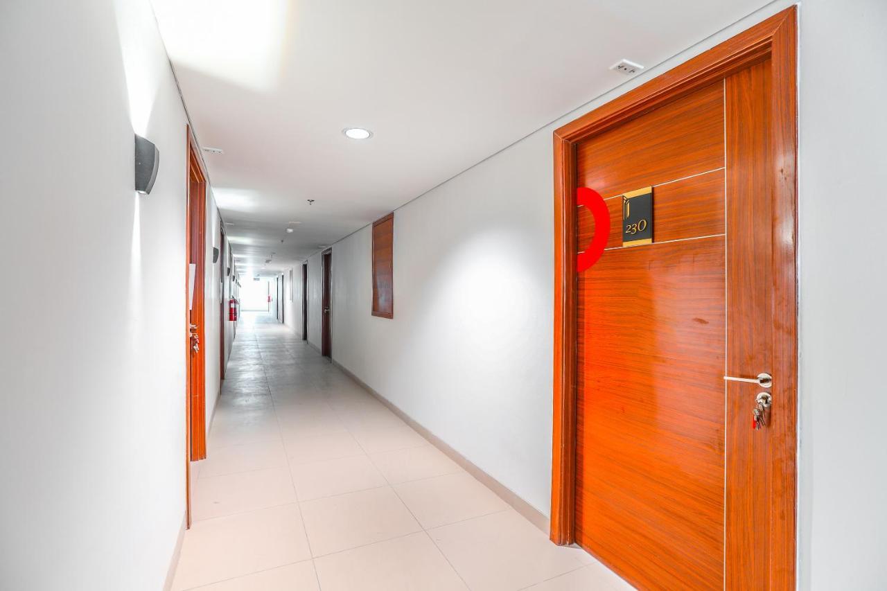 Super Oyo Collection O 16 Vittoria Residence Джакарта Экстерьер фото