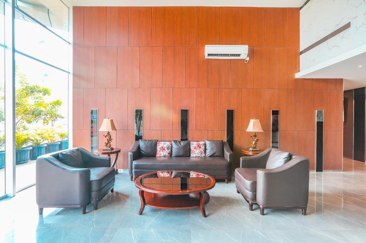 Super Oyo Collection O 16 Vittoria Residence Джакарта Экстерьер фото