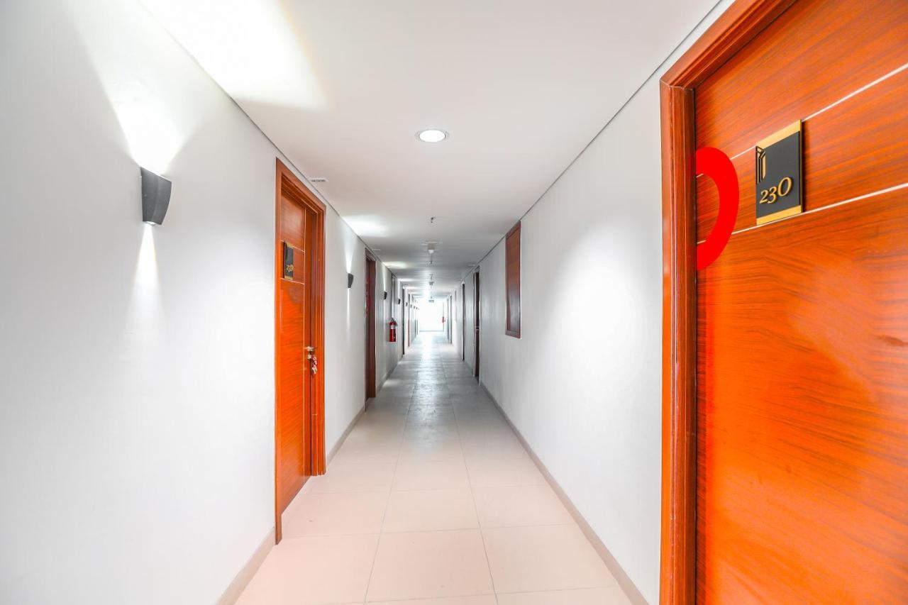 Super Oyo Collection O 16 Vittoria Residence Джакарта Экстерьер фото